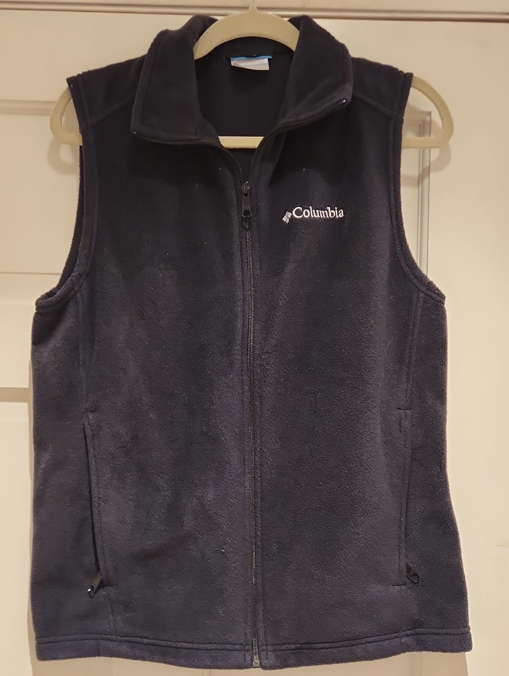 Columbia Women's Black Fleece Vest With Zippered Pockets